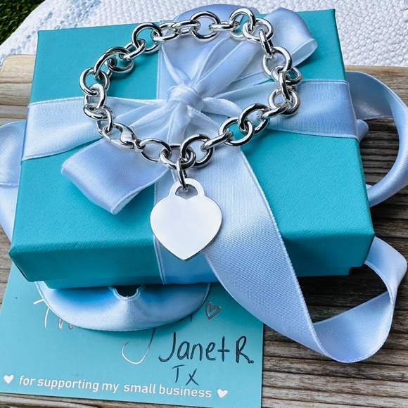 7.5” Tiffany & Co Heart Tag Rolo Link Bracelet in Silver - Picture 1 of 4